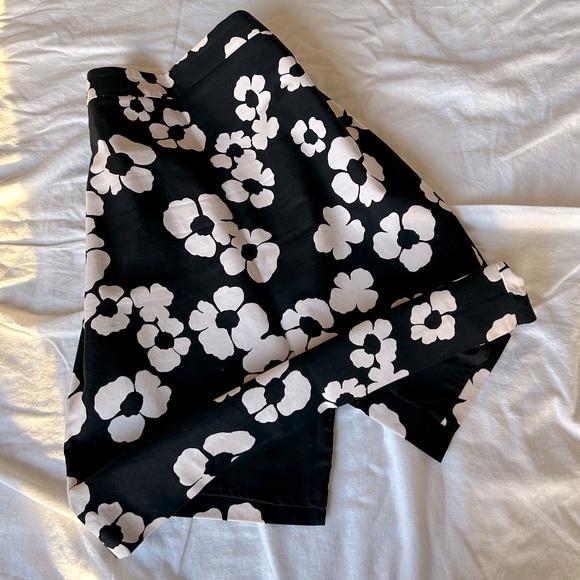 LOFT black and white skirt - Picture 1 of 5